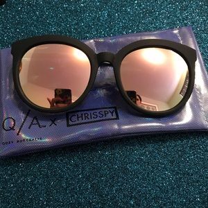 New black Quay sunglasses